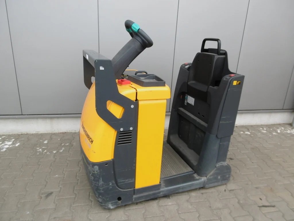 JUNGHEINRICH EZS 350 electric tow tractor for sale